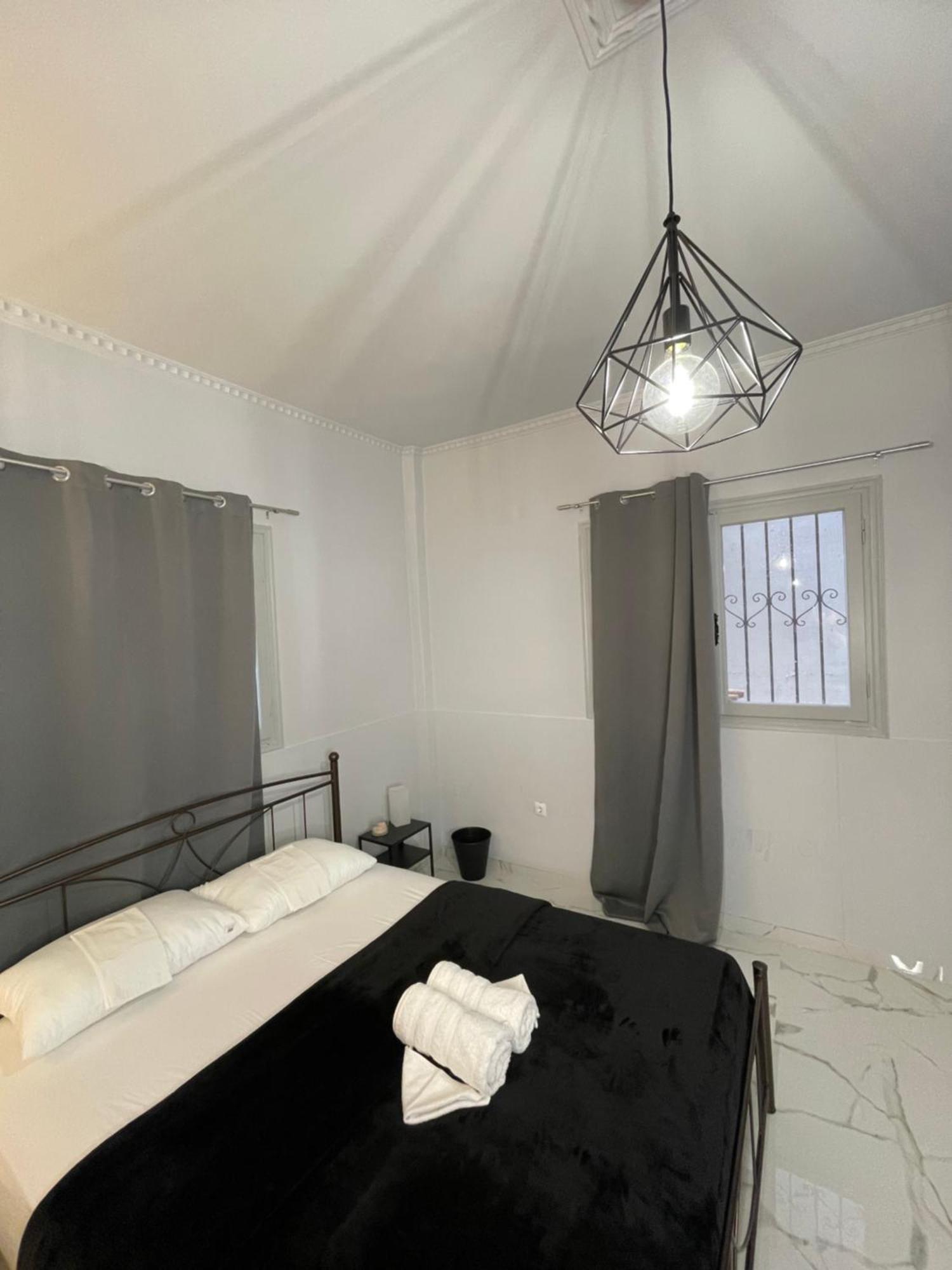 Airpoint Renovated Apartment Artemida  Exterior photo