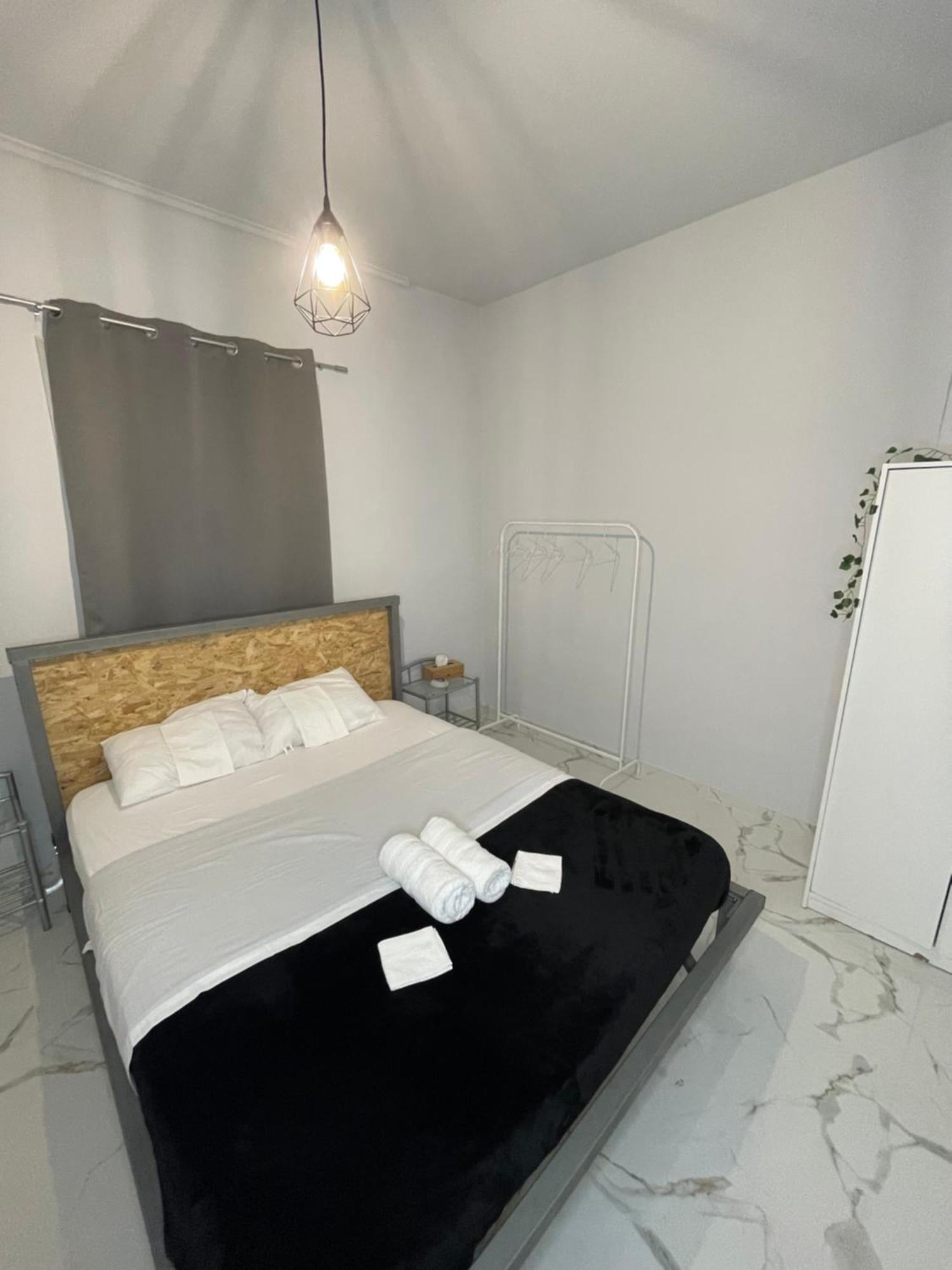 Airpoint Renovated Apartment Artemida  Exterior photo