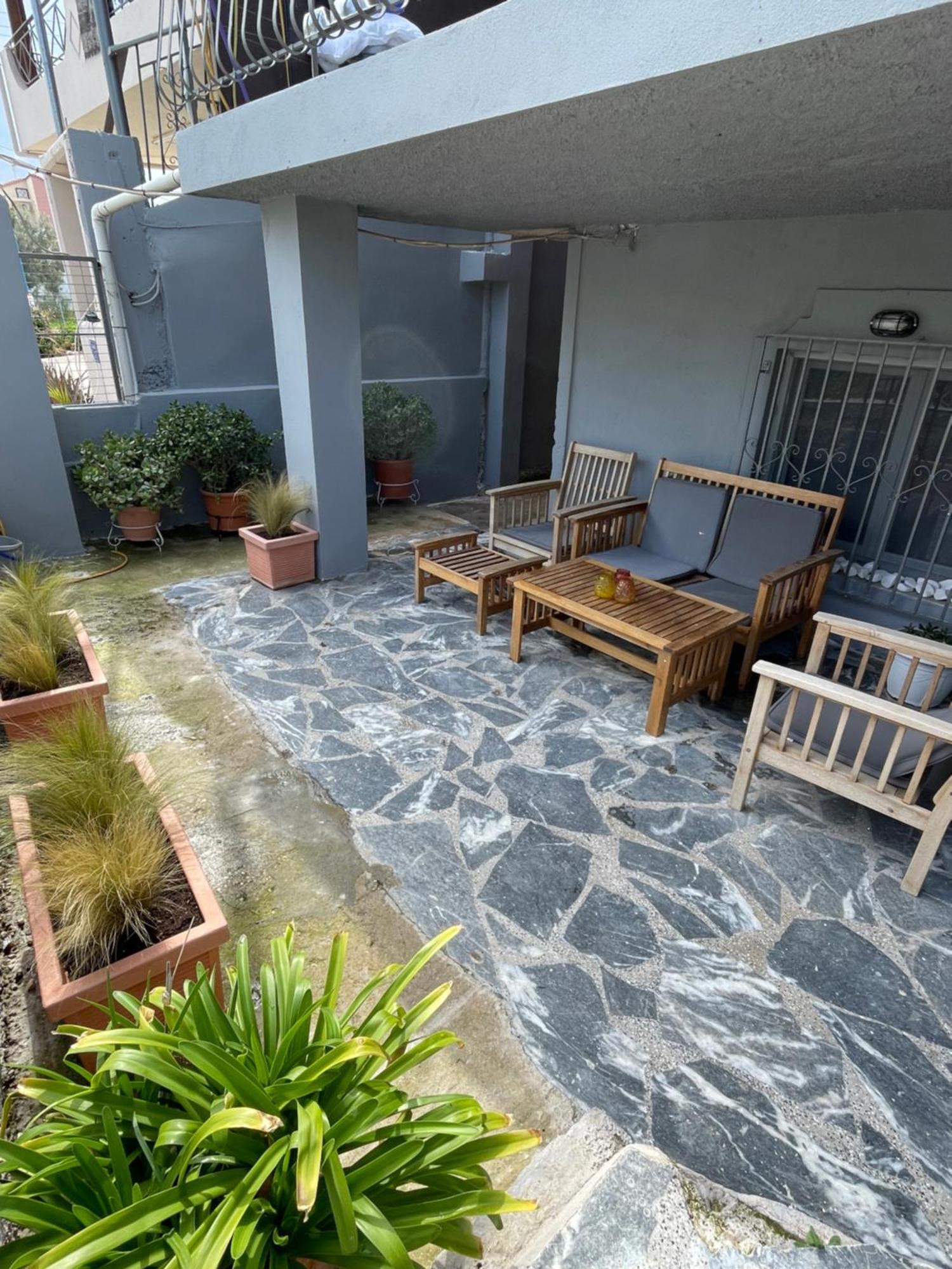 Airpoint Renovated Apartment Artemida  Exterior photo
